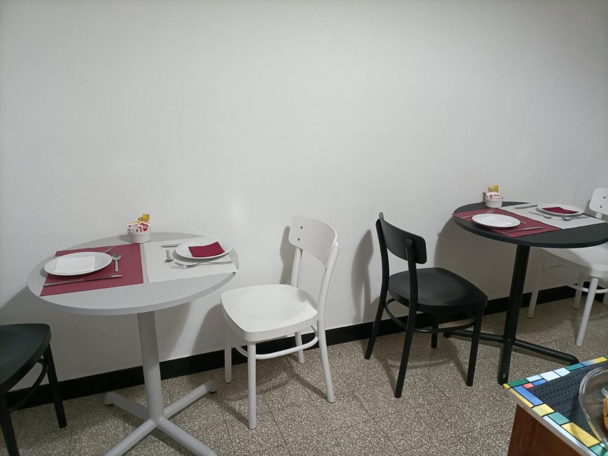 La Rosa Dei Venti Hotel Finale Ligure Bagian luar foto